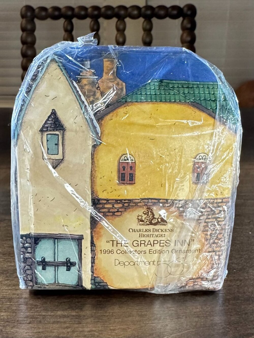 Dept 56 "The Grapes Inn" 1996 Collectors Edition Ornament - Dickens Heritage